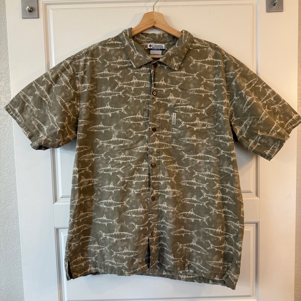 Columbia Sportswear Casual Men’s Fish Print Shirt | Large | Olive